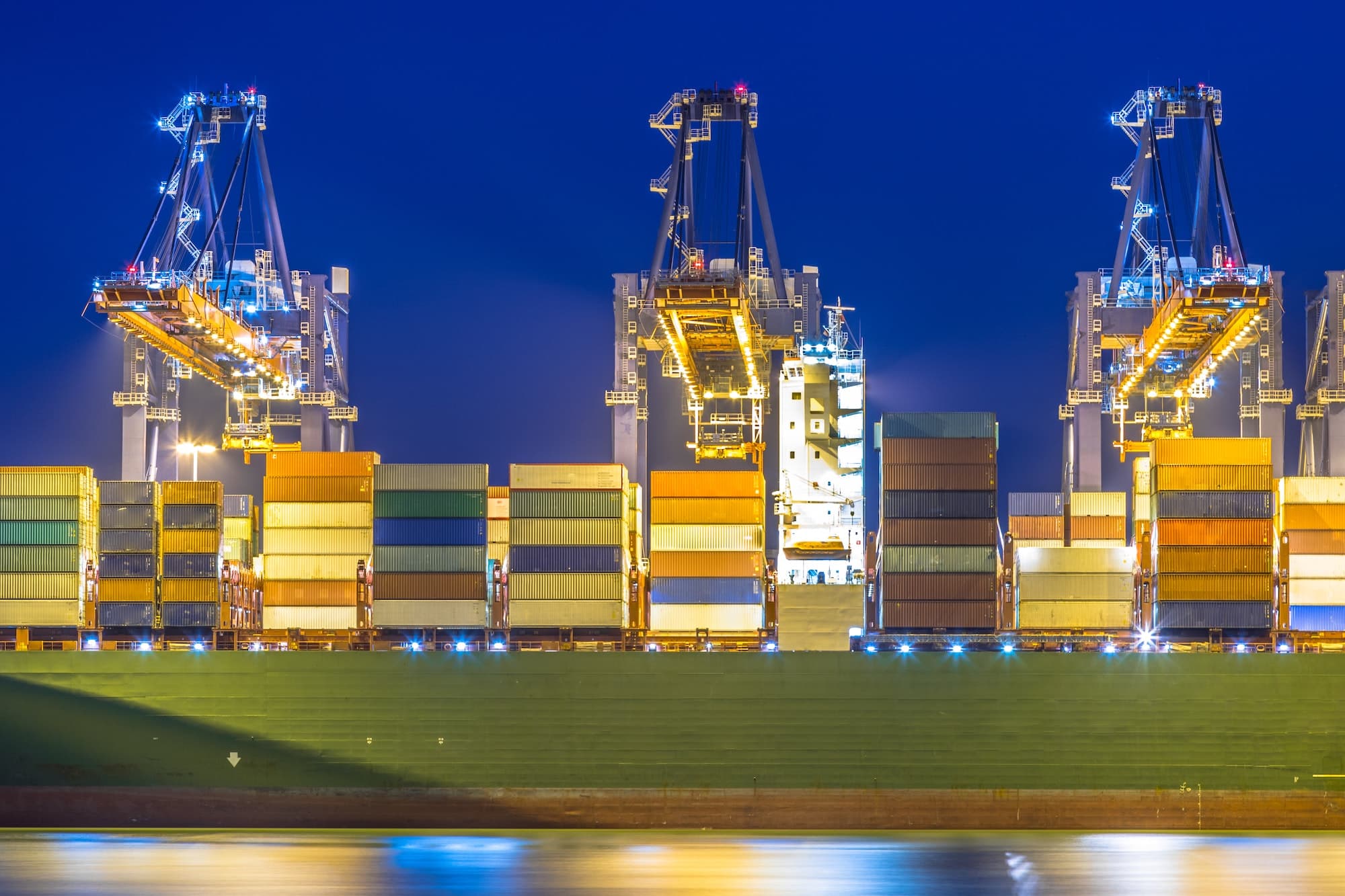 Container ship unloading